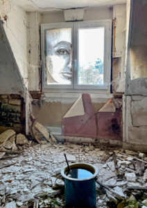 Leslie Fry. Facing. 2022. Ink on paper. 36 x 12 inches. Chateau Orquevaux, France